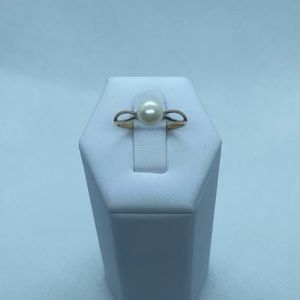 10k Pearl ring